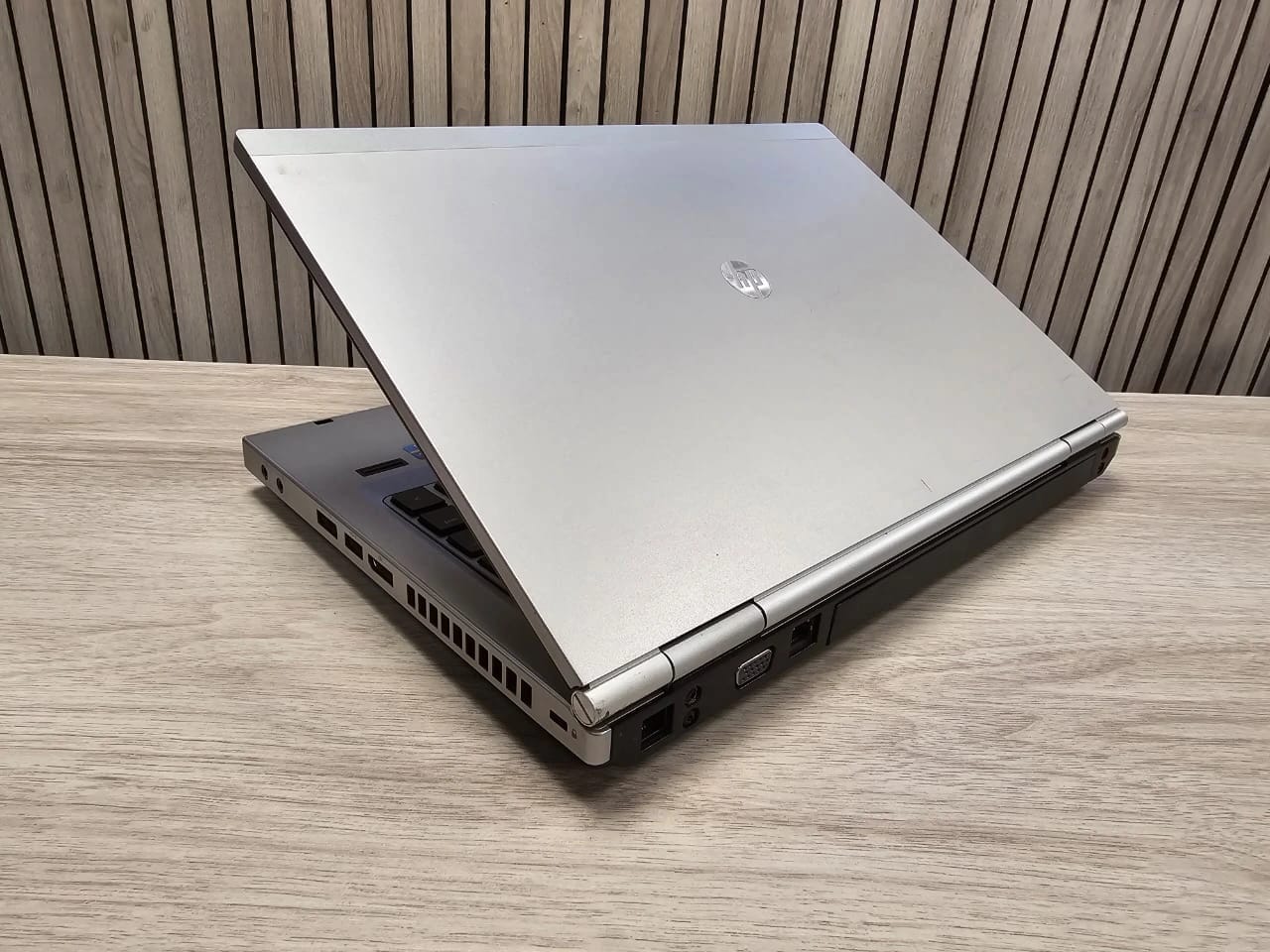 HP EliteBook 8460P back view